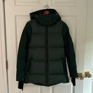 Women’s Canada Goose Parka size XS